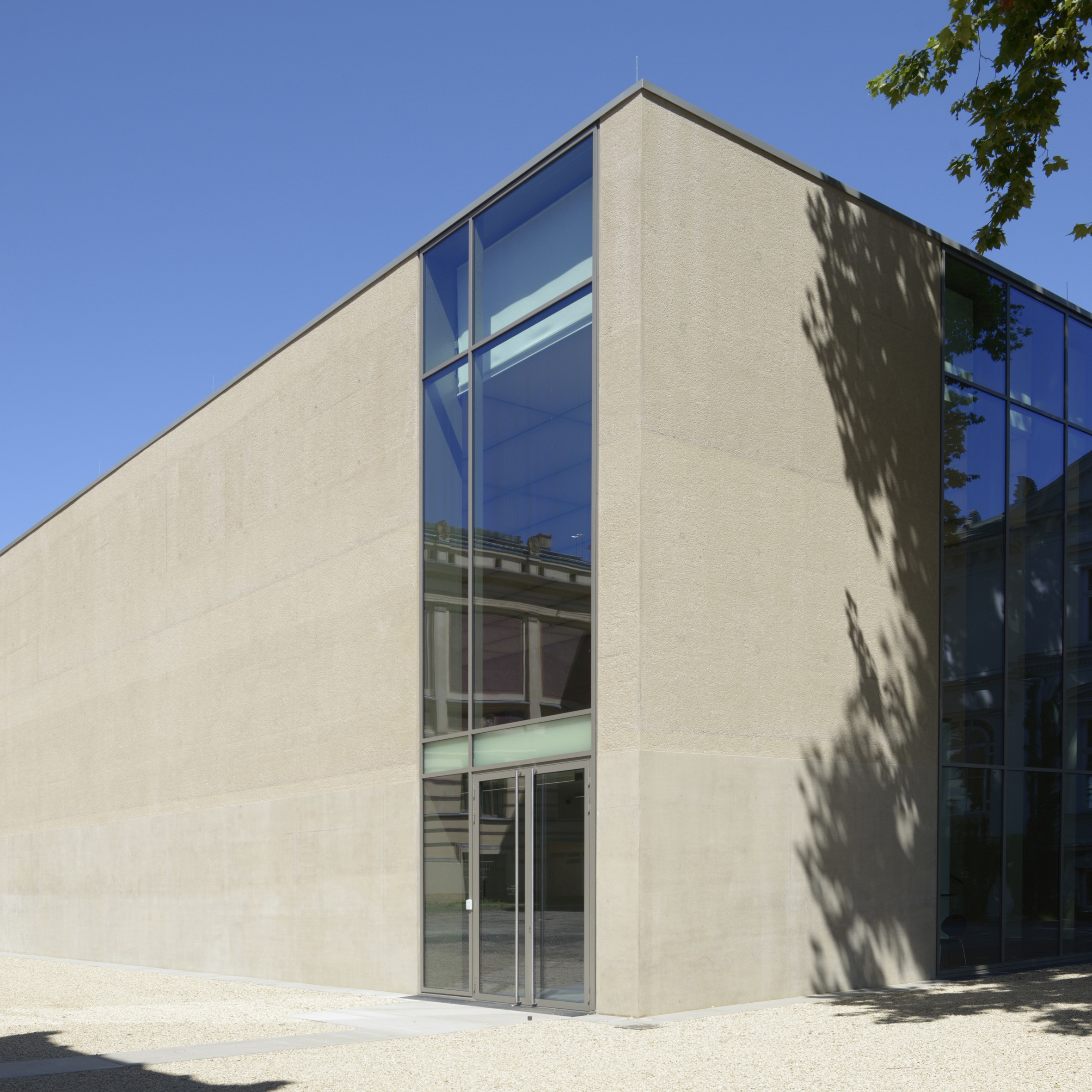Staatliches Museum Schwerin Stocken Steinmetzbetrieb Miedl Fassade Beton gestockt