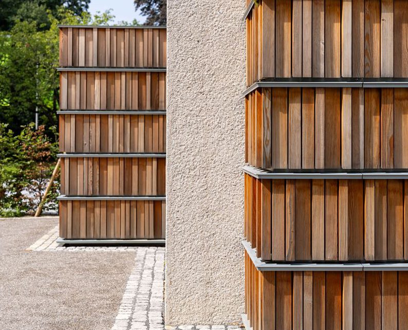 Beton gestockt Johannes Rau Zentrum Wuppertal Betonbearbeitung Stocken Beton Steinmetzbetrieb Miedl